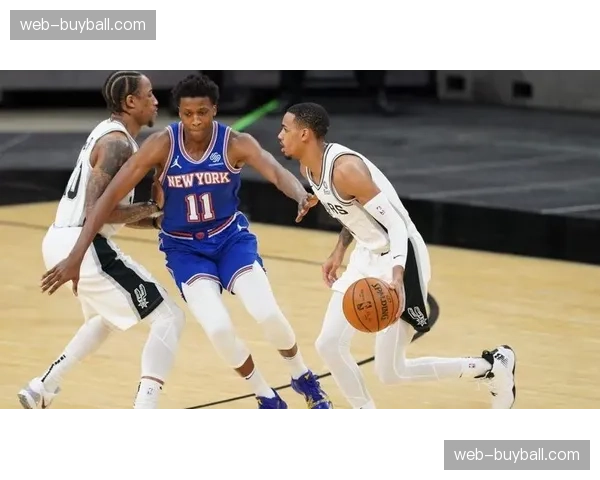 黄蜂全民皆兵六人得分上双 冲击内线获34次罚球把握胜机