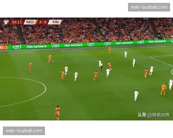 荷兰橙色风暴预热世界杯，科曼要求中场三人组加强攻防转换第一时间的纵向传递